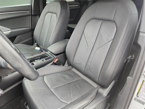 Used 2020 Audi Q3 2.0T Premium image 10