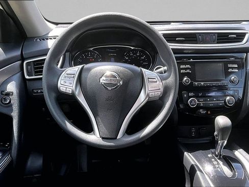 Used 2015 Nissan Rogue SV FWD image 9