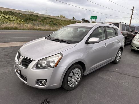 Used 2009 Pontiac Vibe AWD w/ Preferred Package image 2