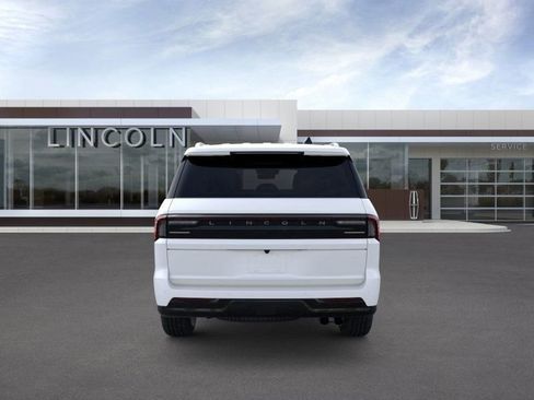 New 2025 Lincoln Navigator Reserve image 5