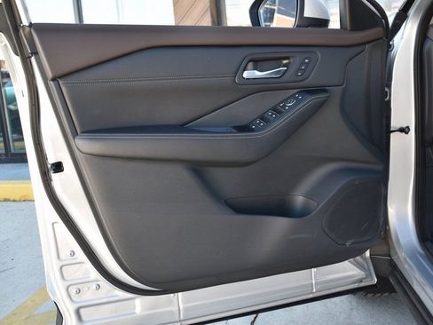 Used 2022 Nissan Rogue SL w/ SL Premium Package image 30