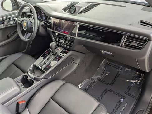 New 2026 Porsche Macan image 25