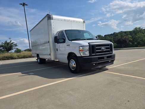 Used 2022 Ford E-350 and Econoline 350 Super Duty RWD image 14