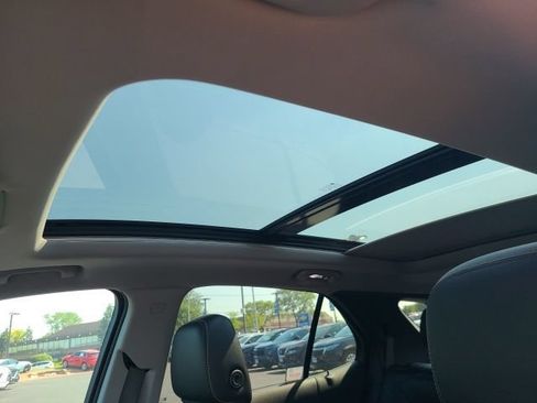 Used 2024 Chevrolet Equinox Premier FWD image 10