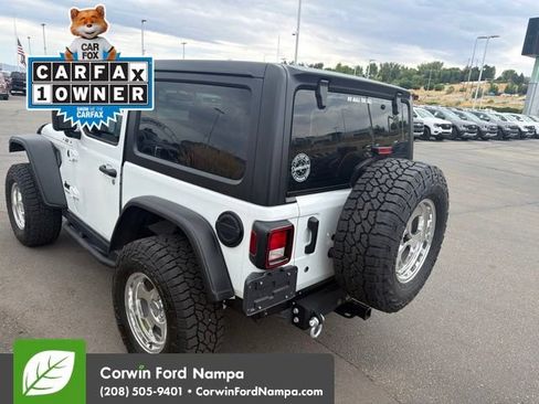 Used 2022 Jeep Wrangler Sport AWD/4WD image 9