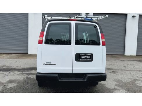 Used 2019 Chevrolet Express 2500 Work Van w/ Driver Convenience Package image 7