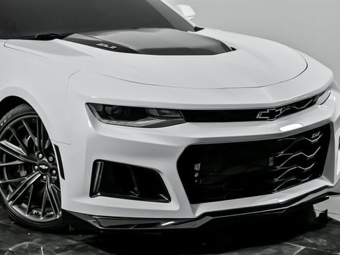 Used 2017 Chevrolet Camaro ZL1 image 2