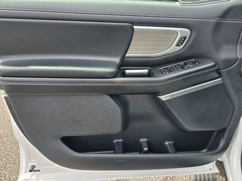 Used 2025 Ford Expedition Platinum AWD/4WD image 9
