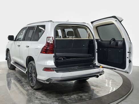Used 2021 Lexus GX 460 Luxury w/ Sport Design Package AWD/4WD image 6