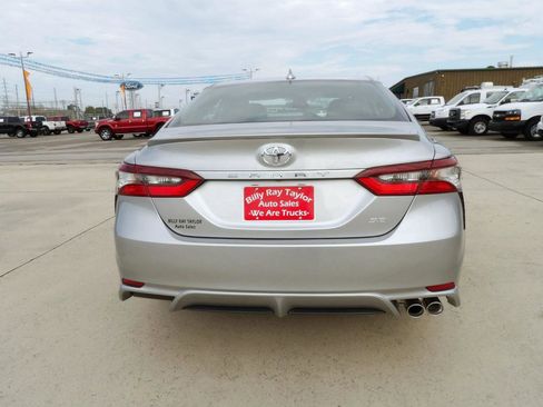 Used 2024 Toyota Camry SE image 6
