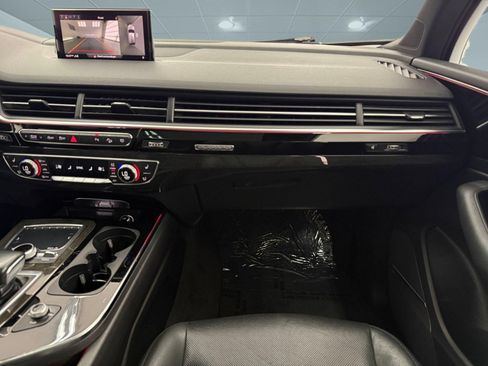 Used 2018 Audi Q7 3.0T Prestige w/ Prestige Package AWD/4WD image 28