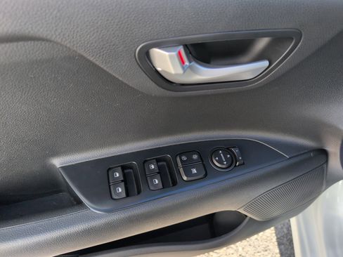 Used 2022 Kia Rio S image 11