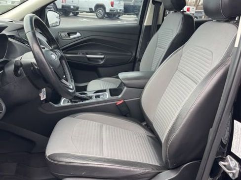 Used 2018 Ford Escape SE w/ SE Sport Appearance Package image 31