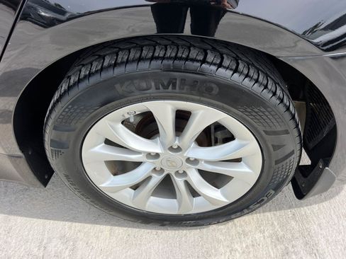 Used 2013 Hyundai Genesis 3.8 RWD image 19