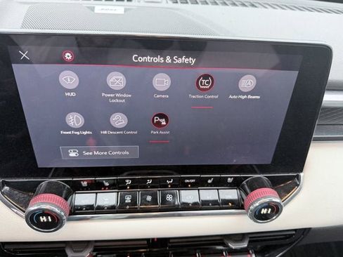 Used 2024 GMC Canyon AT4X w/ AT4X AEV Edition image 13