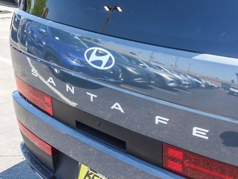 Used 2025 Hyundai Santa Fe SEL FWD image 9