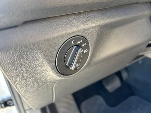 Used 2019 Volkswagen Jetta SE image 47