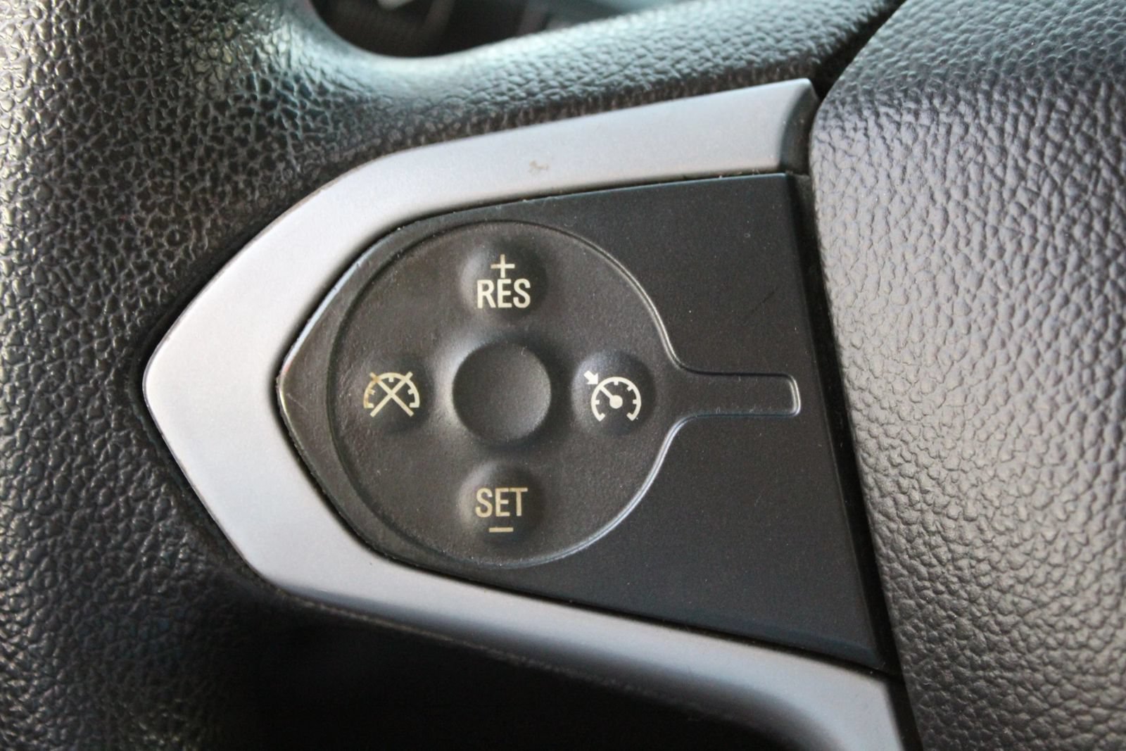 Used 2018 Chevrolet Colorado W/T w/ WT Convenience Package RWD image 16