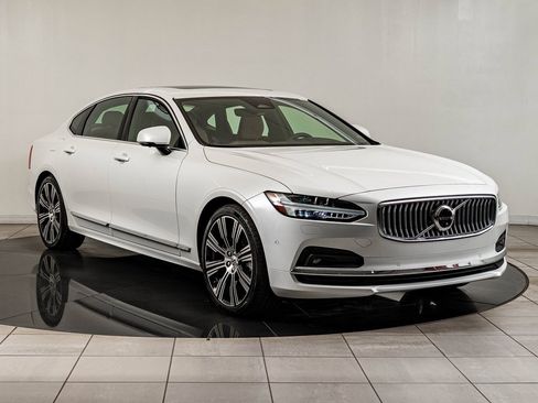 Used 2023 Volvo S90 B6 Ultimate w/ Lounge Package image 12