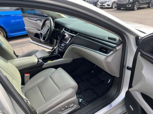 Used 2016 Cadillac XTS Luxury w/ Driver Awareness Package image 21