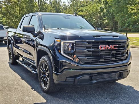 Used 2024 GMC Sierra 1500 Pro w/ Graphite Edition AWD/4WD image 3