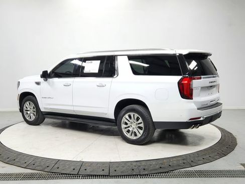 Used 2025 GMC Yukon XL Denali AWD/4WD image 5