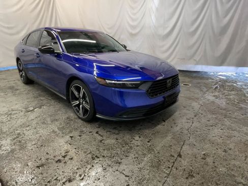 Used 2024 Honda Accord Sport image 2