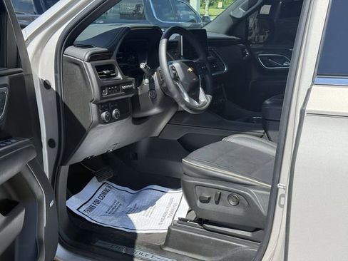 Used 2024 Chevrolet Tahoe Premier AWD/4WD image 13