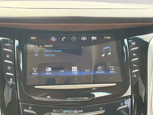 Used 2019 Cadillac Escalade ESV Premium Luxury RWD image 12
