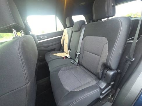 Used 2016 Ford Explorer XLT AWD/4WD image 17