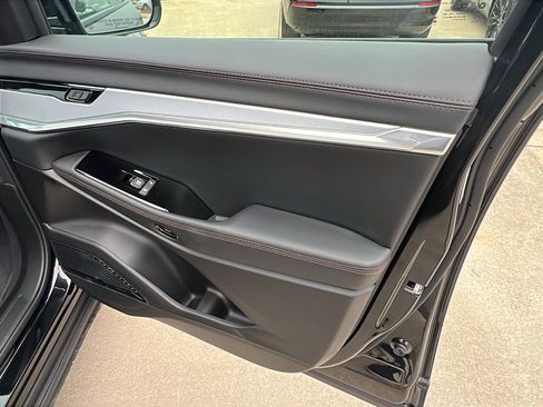 Used 2024 Jeep Wagoneer Launch Edition image 19