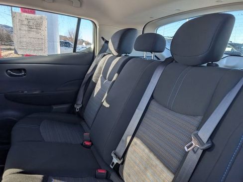 Used 2025 Nissan Leaf S image 7