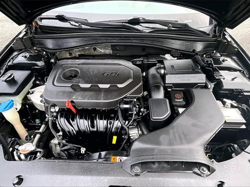 Used 2018 Kia Optima LX w/ 17" Alloy Wheels Package image 25