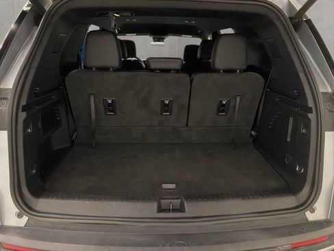 Used 2025 Chevrolet Traverse LT image 26