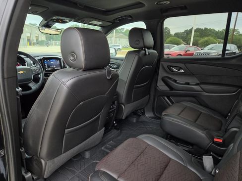 Used 2023 Chevrolet Traverse High Country w/ LPO, Floor Liner Package FWD image 35