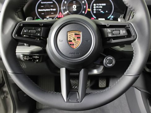 Used 2026 Porsche Cayenne Coupe image 21