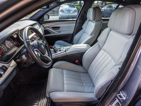 Used 2015 BMW M5 RWD image 39