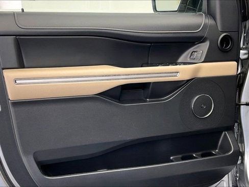 Used 2024 Ford Expedition Max Limited image 26