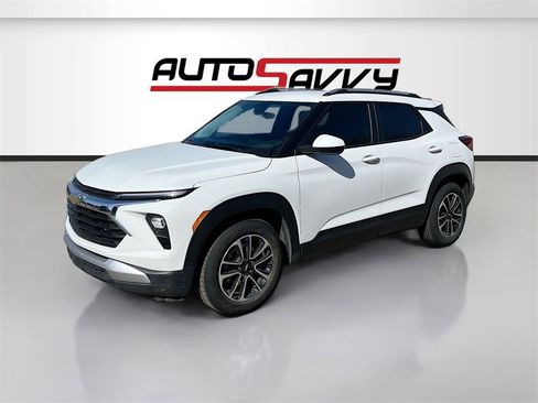 Used 2024 Chevrolet TrailBlazer LT w/ Driver Confidence Package image 3