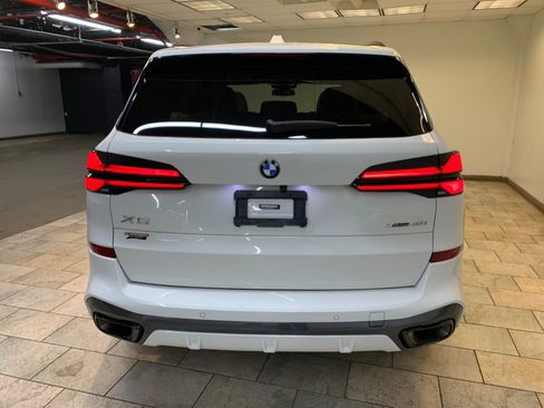 Used 2024 BMW X5 xDrive40i w/ M Sport Package AWD/4WD image 6