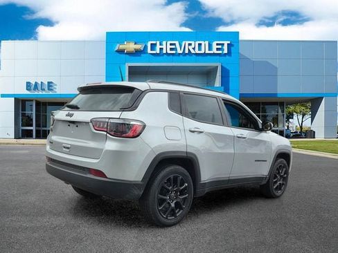 Used 2026 Jeep Compass Latitude AWD/4WD image 3