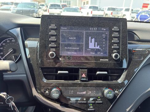 Used 2023 Toyota Camry SE image 13