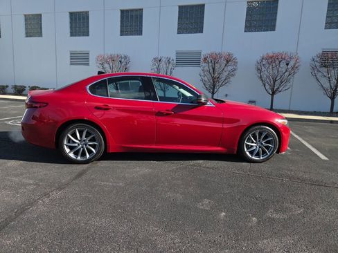 Used 2017 Alfa Romeo Giulia Ti image 8