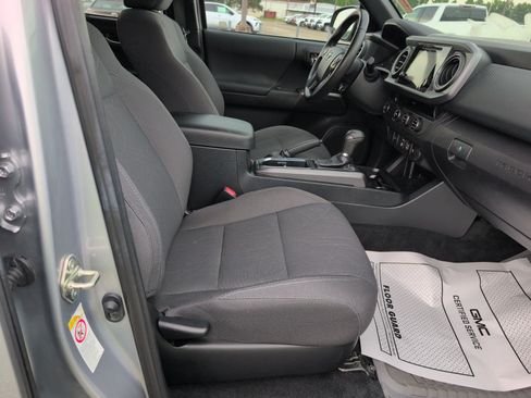 Used 2018 Toyota Tacoma TRD Sport RWD image 10