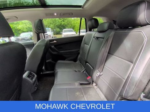 Used 2021 Volkswagen Tiguan SE FWD image 12