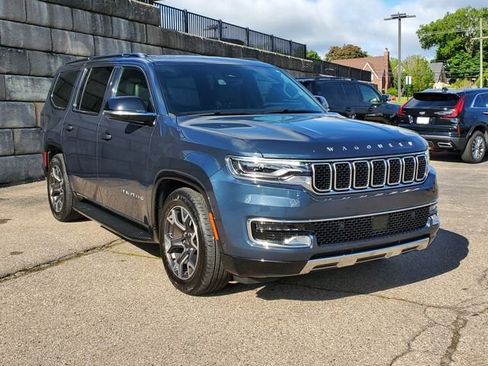 Used 2024 Jeep Wagoneer Series III image 2