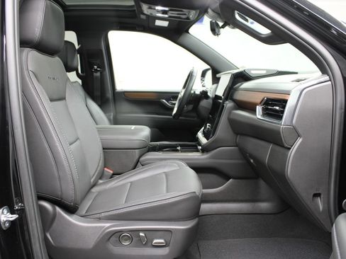 Used 2025 GMC Yukon Denali w/ Denali Reserve Package AWD/4WD image 41