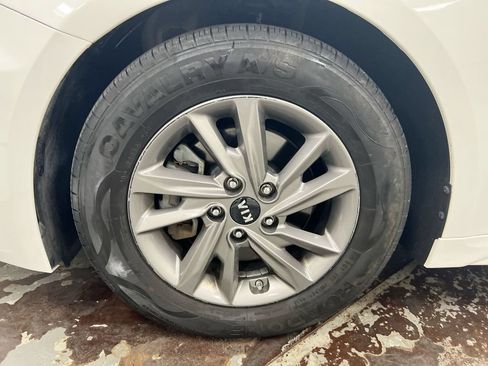 Used 2020 Kia Optima LX FWD image 26