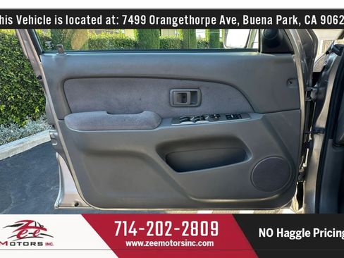 Used 2002 Toyota 4Runner SR5 AWD/4WD image 42