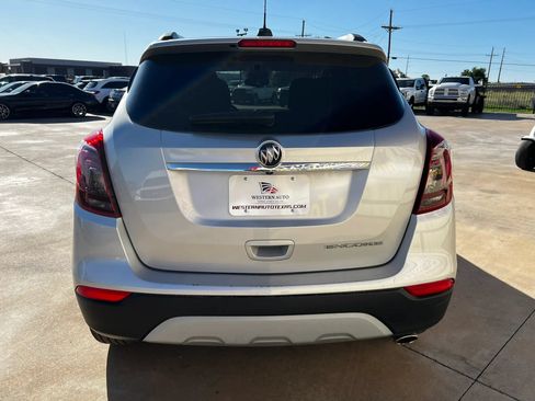 Used 2021 Buick Encore Preferred FWD image 6